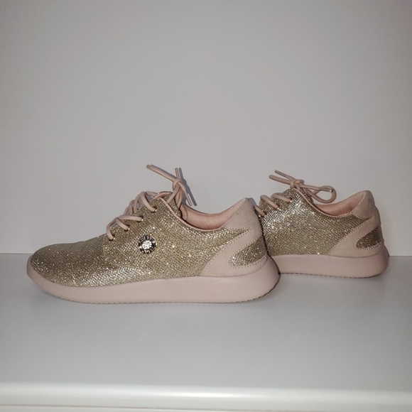 GUESS Gavin Sneakers - Picture 6 of 7